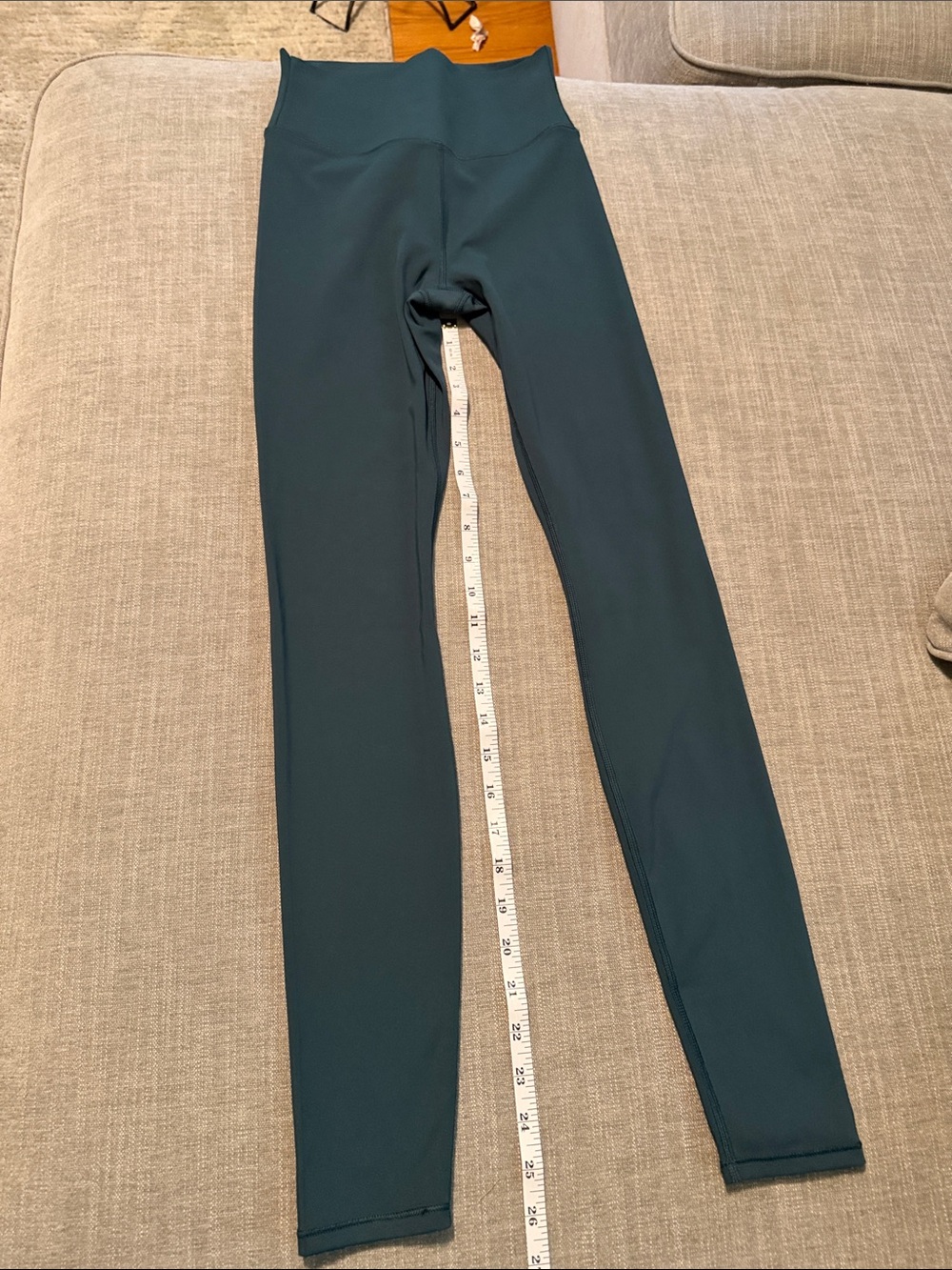 Vuori brand new never worn no tags Womends Leggings in Teal Green